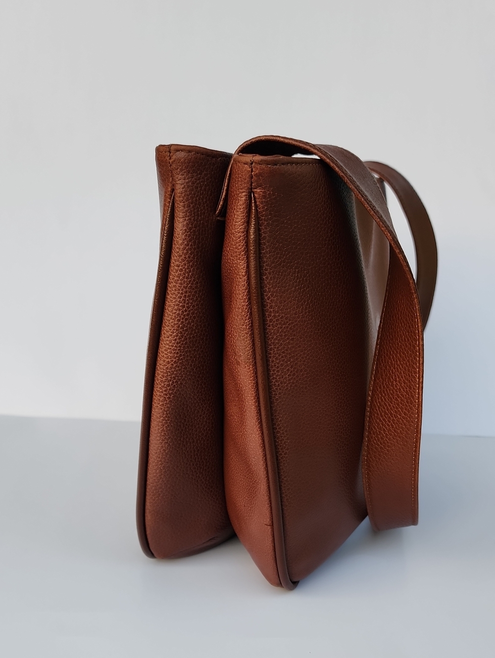 Vintage LONGCHAMP France All-Leather Triple Compartment Hobo Shoulder Bag - Tan - Picture 5 of 16